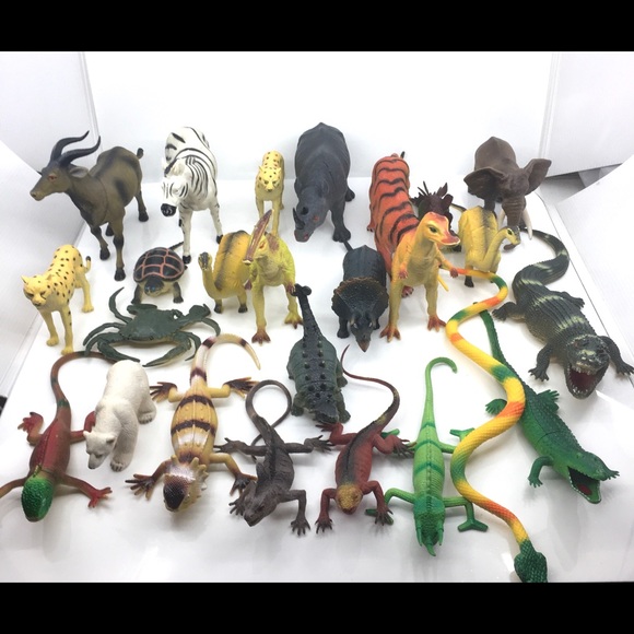 Lot of 25 Assorted Animal Figurines